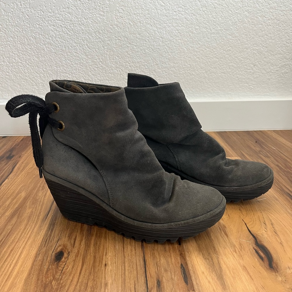 Fly London Gray Suede Booties size 39 (8)